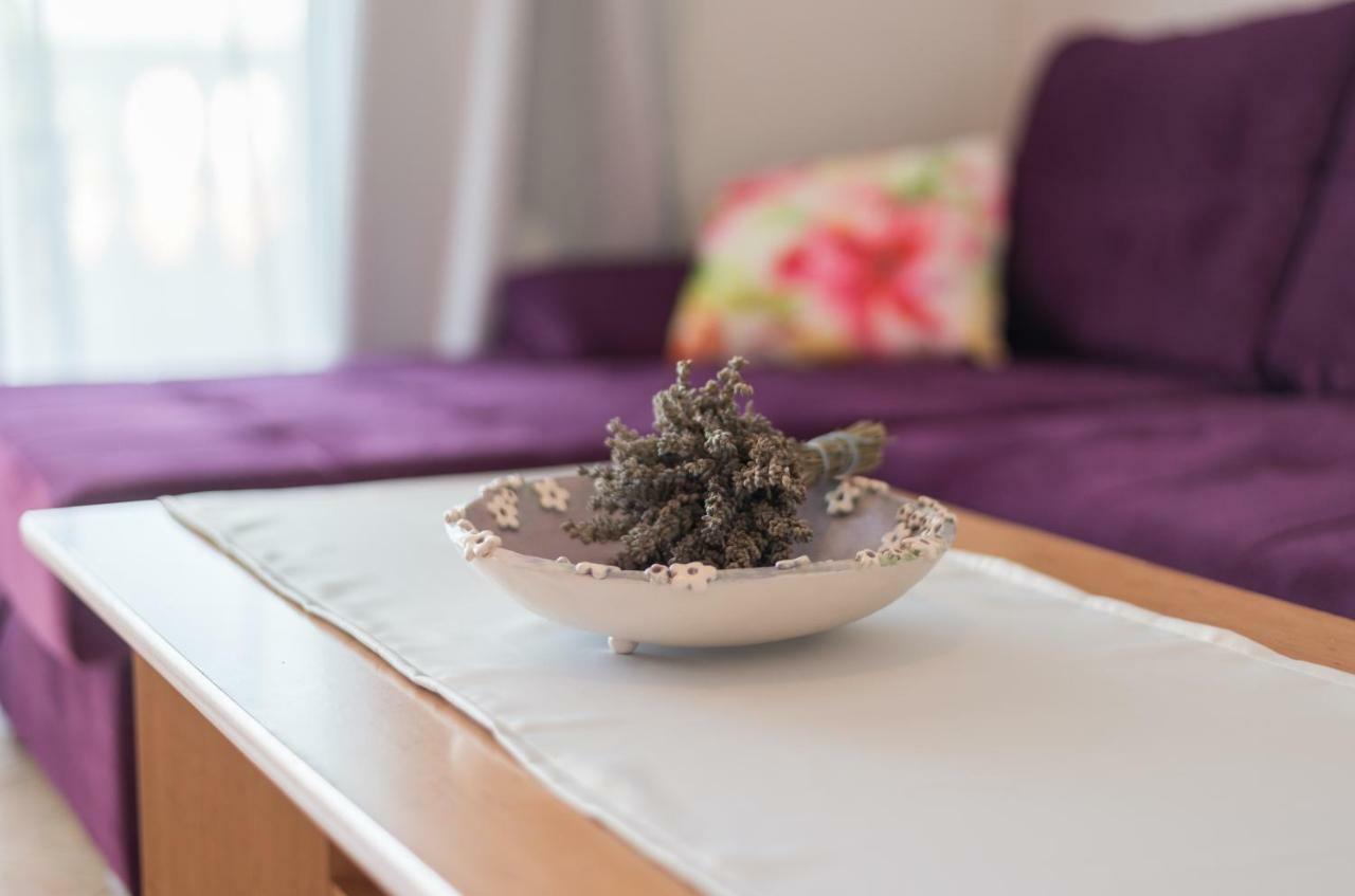 Pansion Dujmović 1 Apartment Malinska Bagian luar foto
